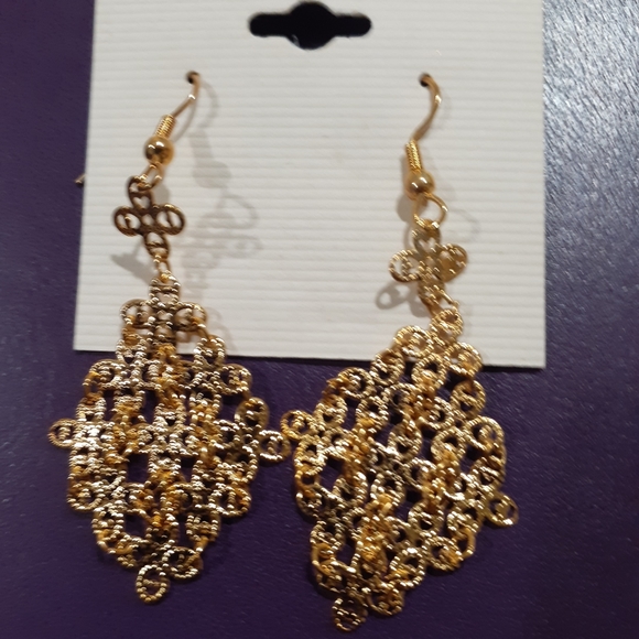 Earring bundle - Picture 2 of 5